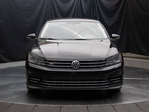 Used 2018 Volkswagen Passat 2.0T R-Line image 4