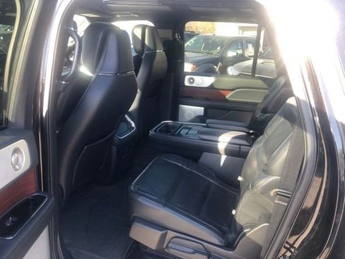 Used 2022 Lincoln Navigator L Reserve image 7