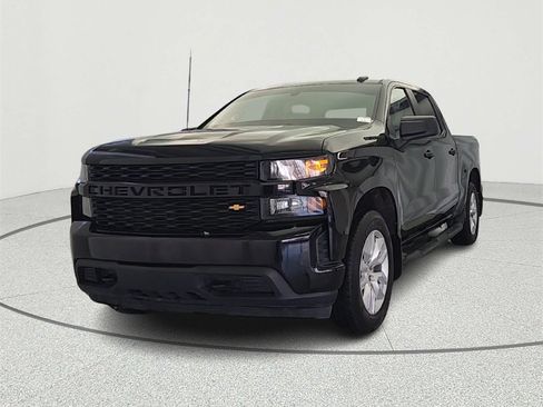 Used 2020 Chevrolet Silverado 1500 Custom w/ Custom Value Package image 2