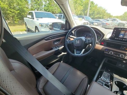 Used 2025 Honda Pilot Elite image 7