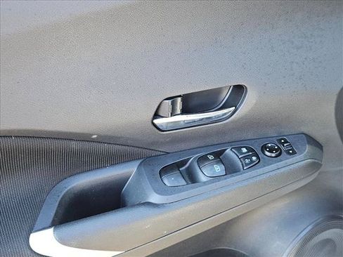 Used 2021 Nissan Kicks SV FWD image 11