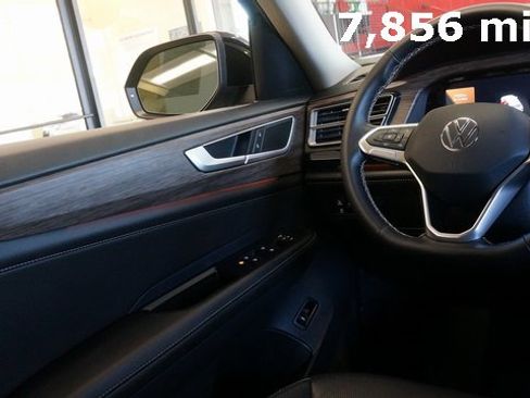 Used 2025 Volkswagen Atlas SEL image 35