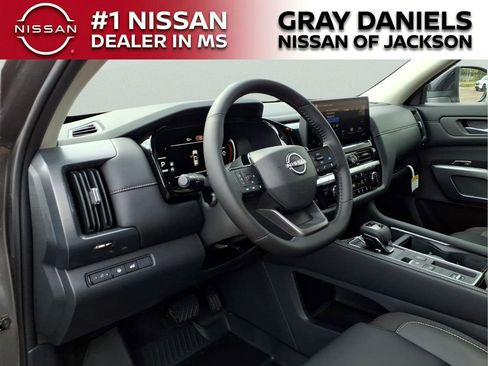 New 2026 Nissan Pathfinder SL FWD image 11