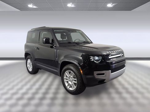 Used 2025 Land Rover Defender 90 S image 6