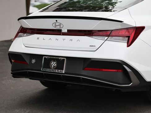 Certified 2025 Hyundai Elantra SEL FWD image 9