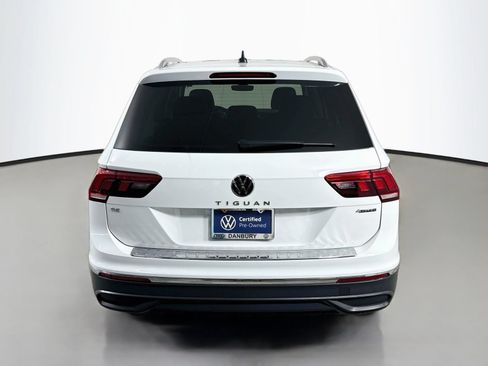 Certified 2024 Volkswagen Tiguan SE w/ Panoramic Sunroof Package AWD/4WD image 10