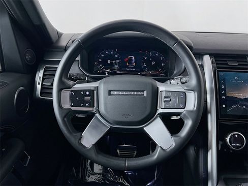 Certified 2024 Land Rover Discovery Dynamic SE image 11