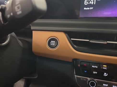 Certified 2026 Kia Seltos EX w/ EX Sunroof Package FWD image 28