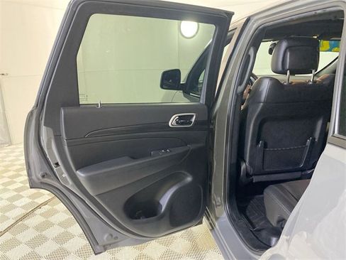 Used 2022 Jeep Grand Cherokee Laredo X image 29