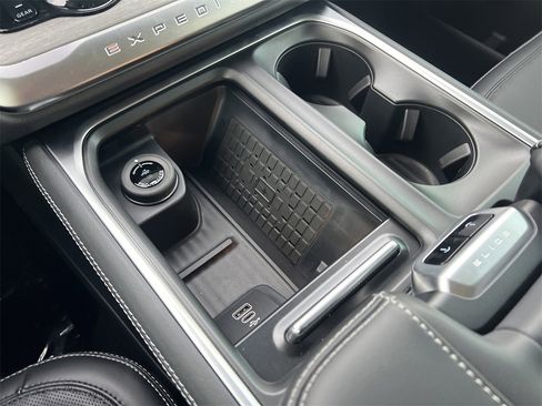 New 2025 Ford Expedition Max Platinum w/ Driver's Package image 8