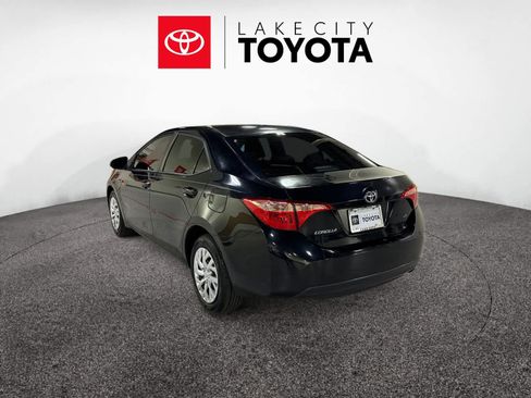 Used 2019 Toyota Corolla LE image 3