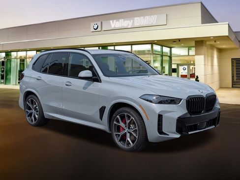 New 2026 BMW X5 xDrive40i w/ M Sport Package AWD/4WD image 1