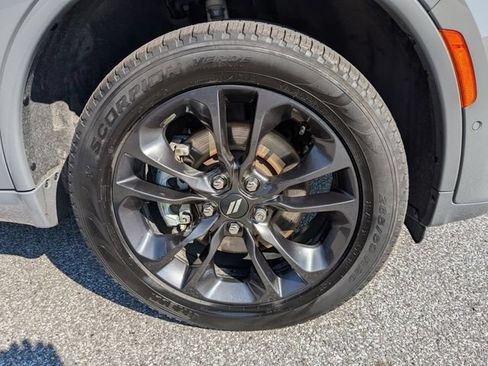 Used 2025 Dodge Durango GT AWD/4WD image 17