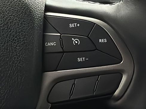 Used 2018 Jeep Grand Cherokee Altitude AWD/4WD image 19