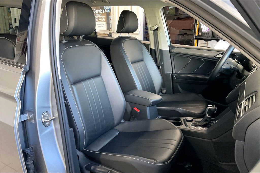 Used 2024 Volkswagen Tiguan SE AWD/4WD image 22