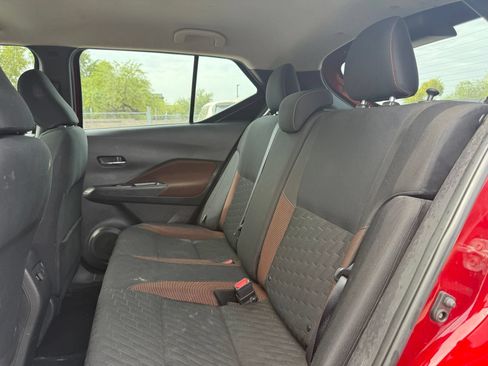 Certified 2022 Nissan Kicks SR FWD image 9