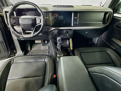 Used 2021 Ford Bronco Badlands image 16