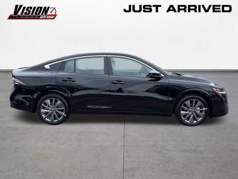 New 2026 Nissan Sentra SL w/ Floor Mat Package FWD image 4