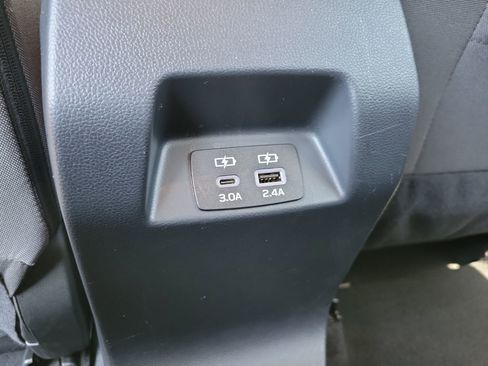 Used 2025 Subaru Crosstrek 2.5i Premium AWD/4WD image 16