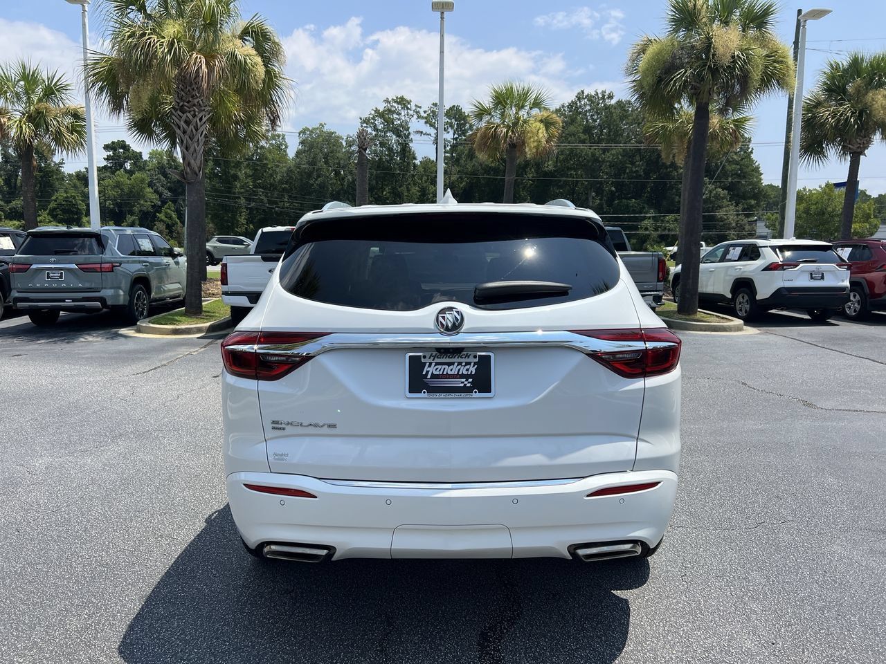 Used 2021 Buick Enclave Avenir w/ Avenir Technology Package AWD/4WD image 9