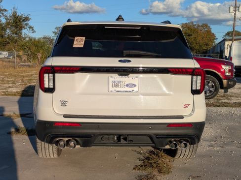Used 2025 Ford Explorer ST AWD/4WD image 5
