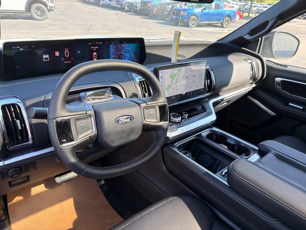 New 2027 Ford Expedition Platinum w/ Stealth Appearance Package AWD/4WD image 10