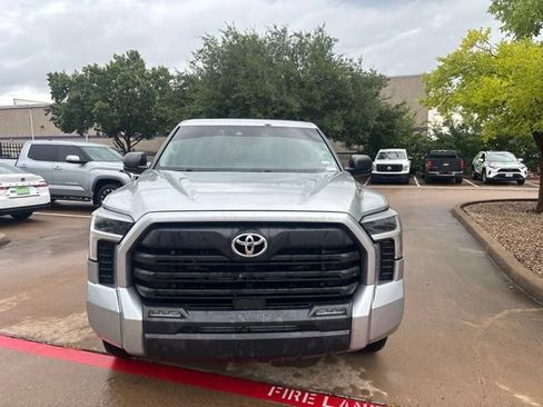 Used 2022 Toyota Tundra SR5 RWD image 2