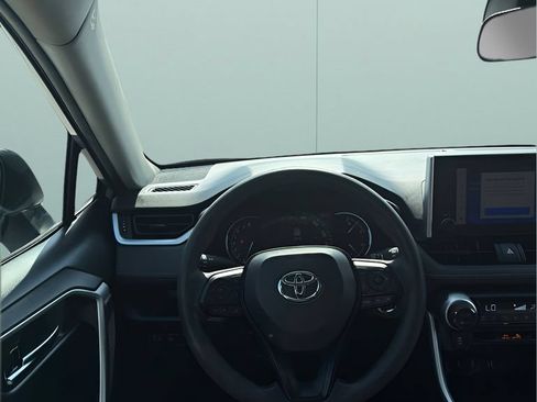 Used 2024 Toyota RAV4 XLE FWD image 21