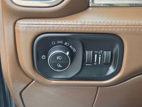 Used 2020 RAM 3500 Limited image 26