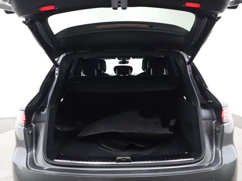 Used 2021 Porsche Cayenne w/ Premium Package Plus image 17