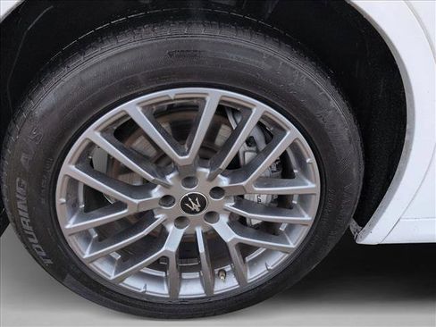 Used 2024 Maserati Grecale GT image 24