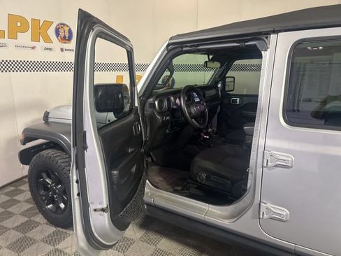 Used 2022 Jeep Wrangler Unlimited Sport AWD/4WD image 11