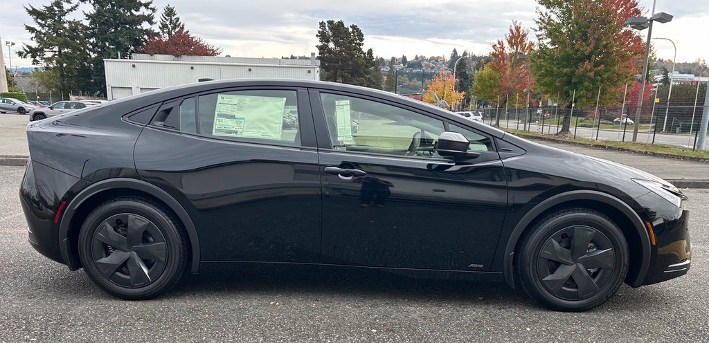 New 2027 Toyota Prius LE AWD/4WD image 4