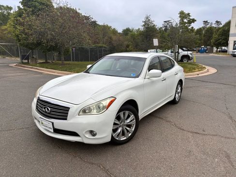 Used 2011 INFINITI M37 x w/ Premium Pkg AWD/4WD image 2