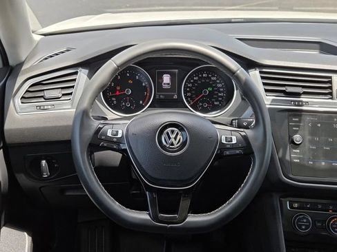Used 2021 Volkswagen Tiguan SE w/ Panoramic Sunroof Package AWD/4WD image 20