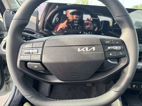 New 2025 Kia K4 EX image 15