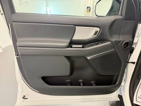 New 2026 Ford Expedition Active image 13