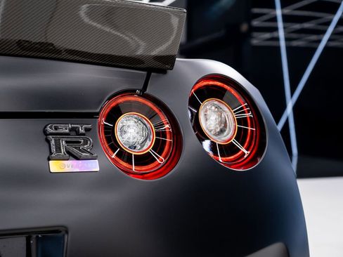 Used 2015 Nissan GT-R Black Edition image 21