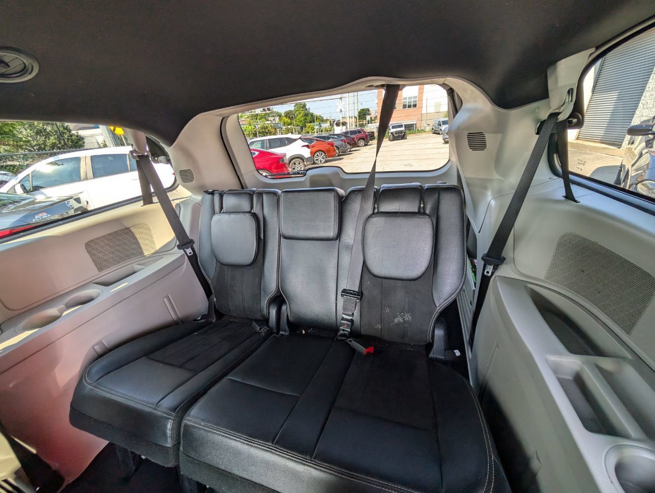 Used 2020 Dodge Grand Caravan SXT FWD image 19