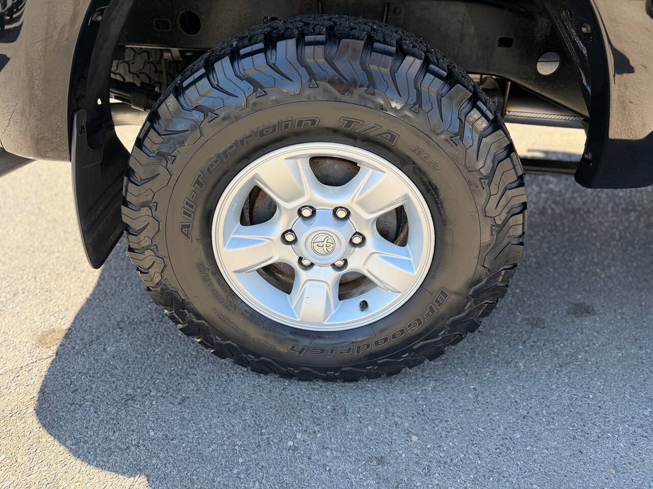 Used 2005 Toyota Tundra SR5 w/ TRD Off-Road Pkg AWD/4WD image 42
