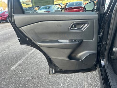 Used 2024 Nissan Rogue S image 21