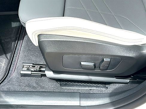 New 2026 BMW X2 xDrive28i w/ Technology Package AWD/4WD image 12