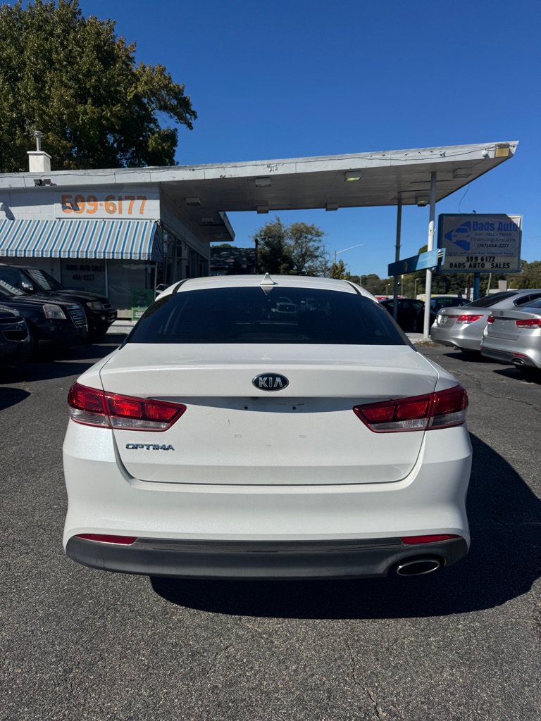 Used 2017 Kia Optima LX FWD image 3
