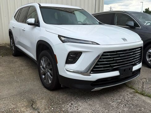 Used 2026 Buick Enclave Preferred FWD image 1