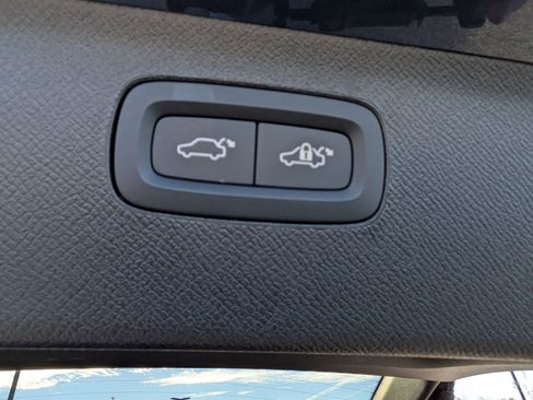 Used 2025 Volvo XC90 B6 Plus image 29