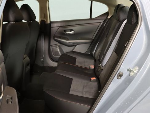 Used 2025 Nissan Sentra SR image 10