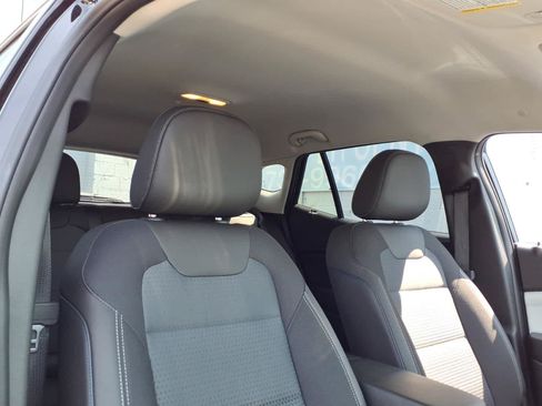 Used 2026 Chevrolet Trax LT w/ LT Convenience Package FWD image 23