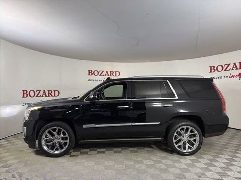 Used 2018 Cadillac Escalade Platinum AWD/4WD image 5