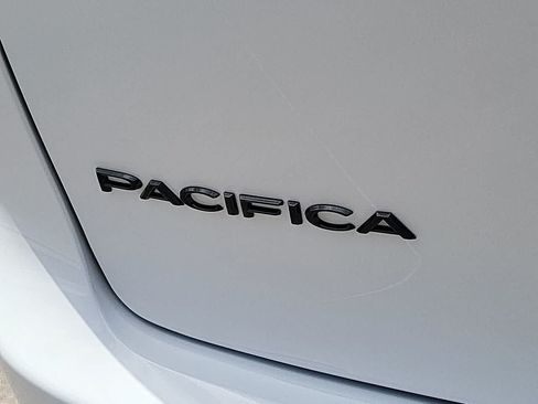 New 2026 Chrysler Pacifica Select FWD image 15
