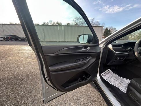 New 2026 Jeep Grand Cherokee L Laredo image 20